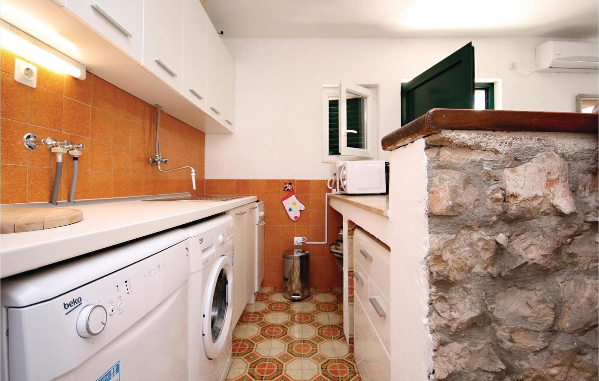 2 Bedroom Beautiful Home In Sparadici Grebaštica Екстериор снимка