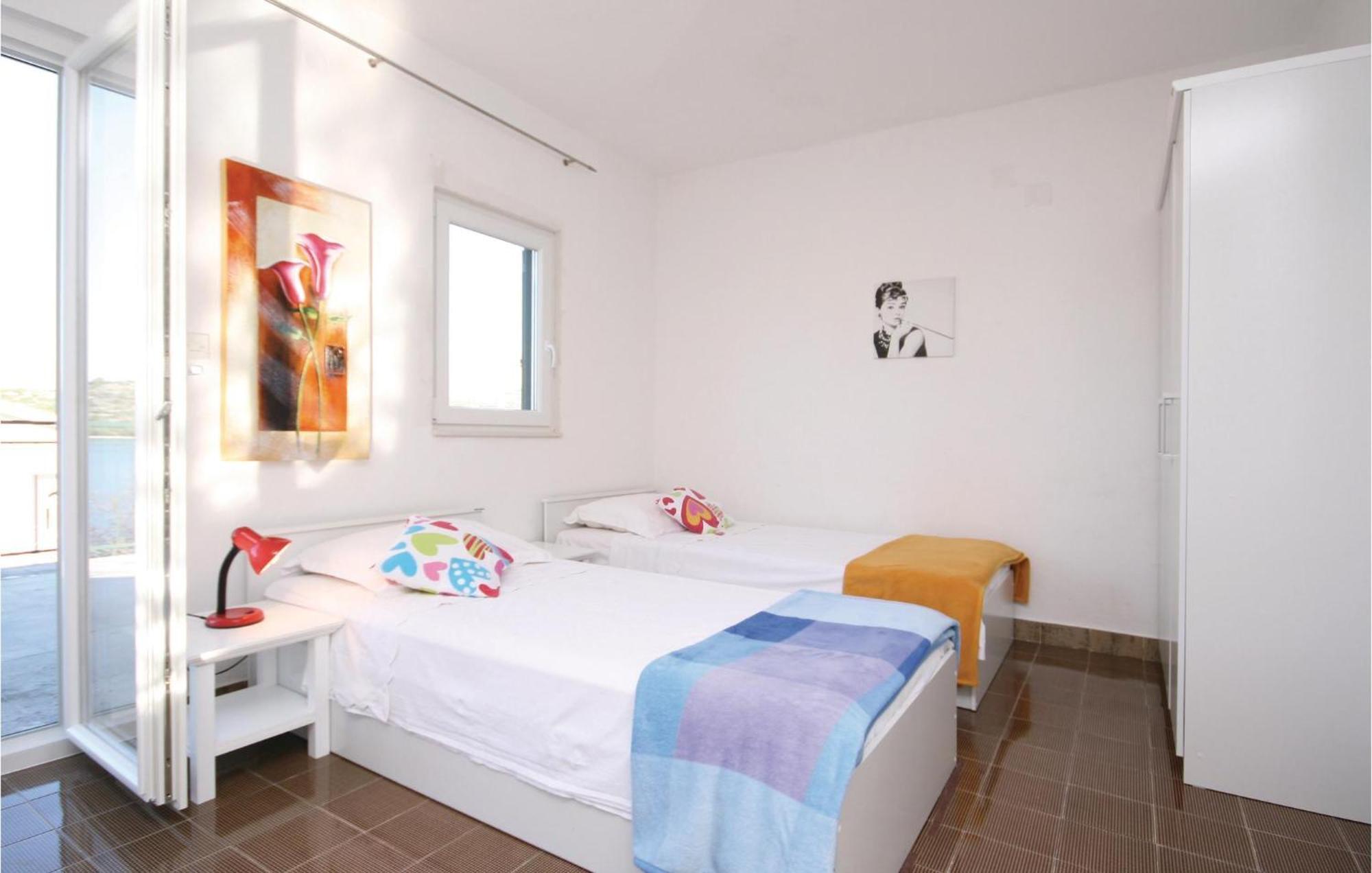 2 Bedroom Beautiful Home In Sparadici Grebaštica Екстериор снимка