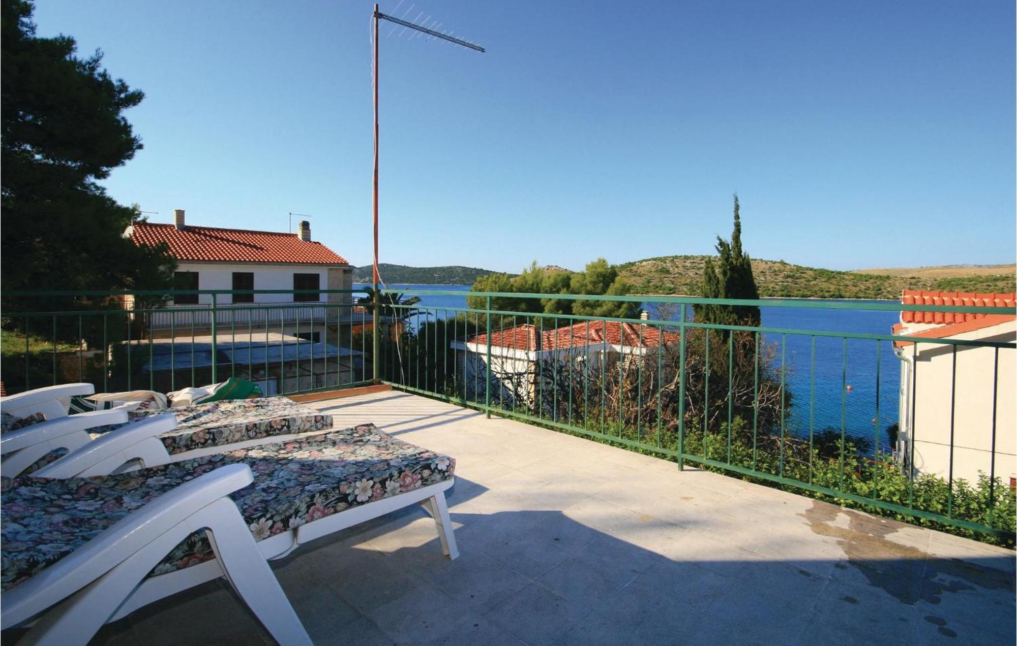 2 Bedroom Beautiful Home In Sparadici Grebaštica Екстериор снимка