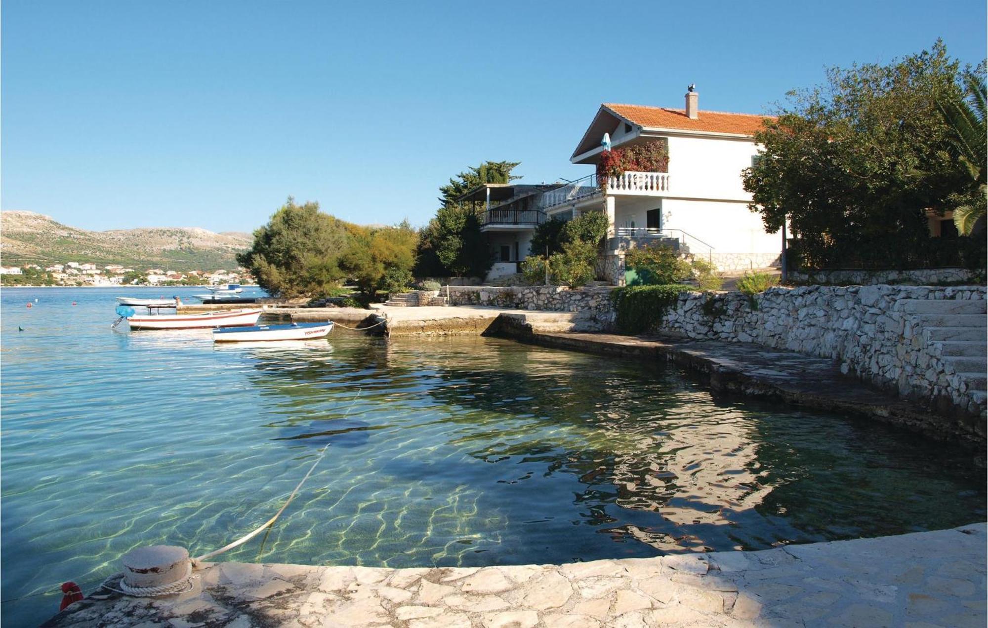 2 Bedroom Beautiful Home In Sparadici Grebaštica Екстериор снимка
