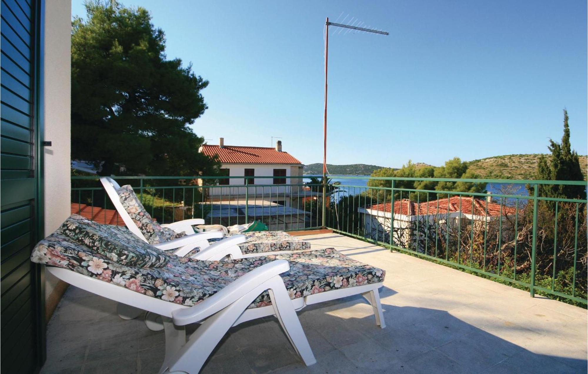 2 Bedroom Beautiful Home In Sparadici Grebaštica Екстериор снимка